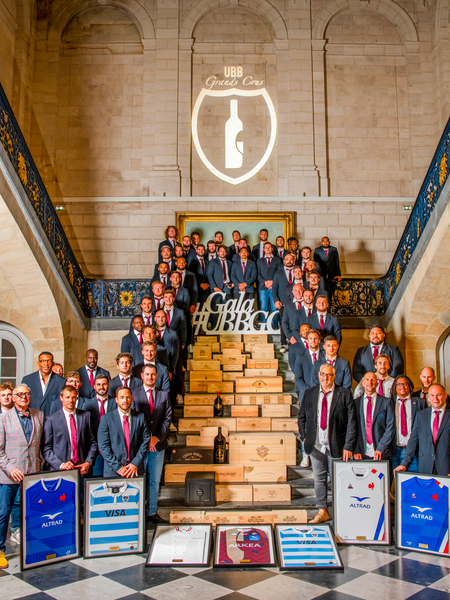 UBB Grands Crus soir&eacute;e de gala 10 mai 2022. Le groupe staff et joueurs au complet ont assist&eacute; &agrave; la soir&eacute;e