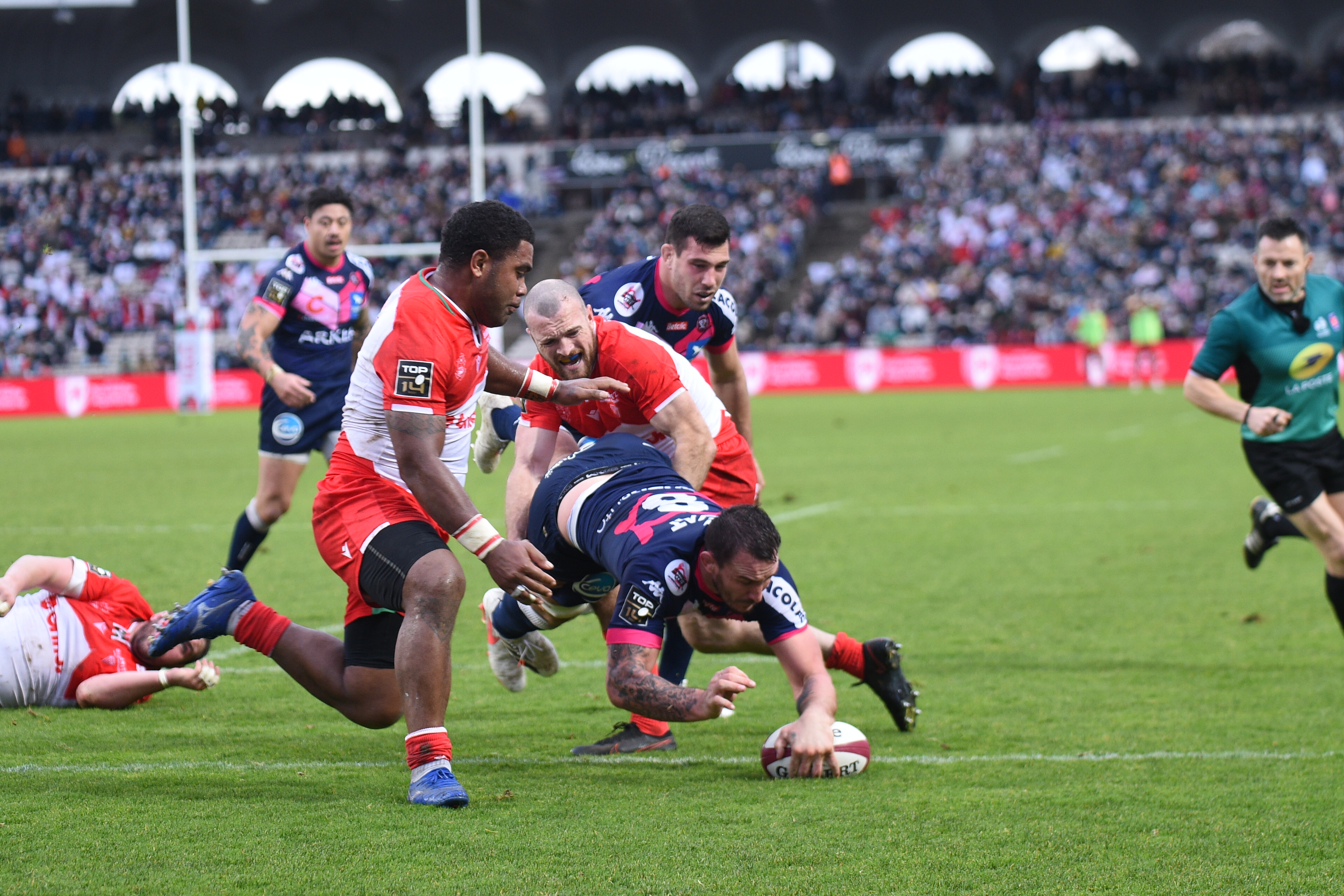 Premier essai de la rencontre inscrit par Louis Picamoles