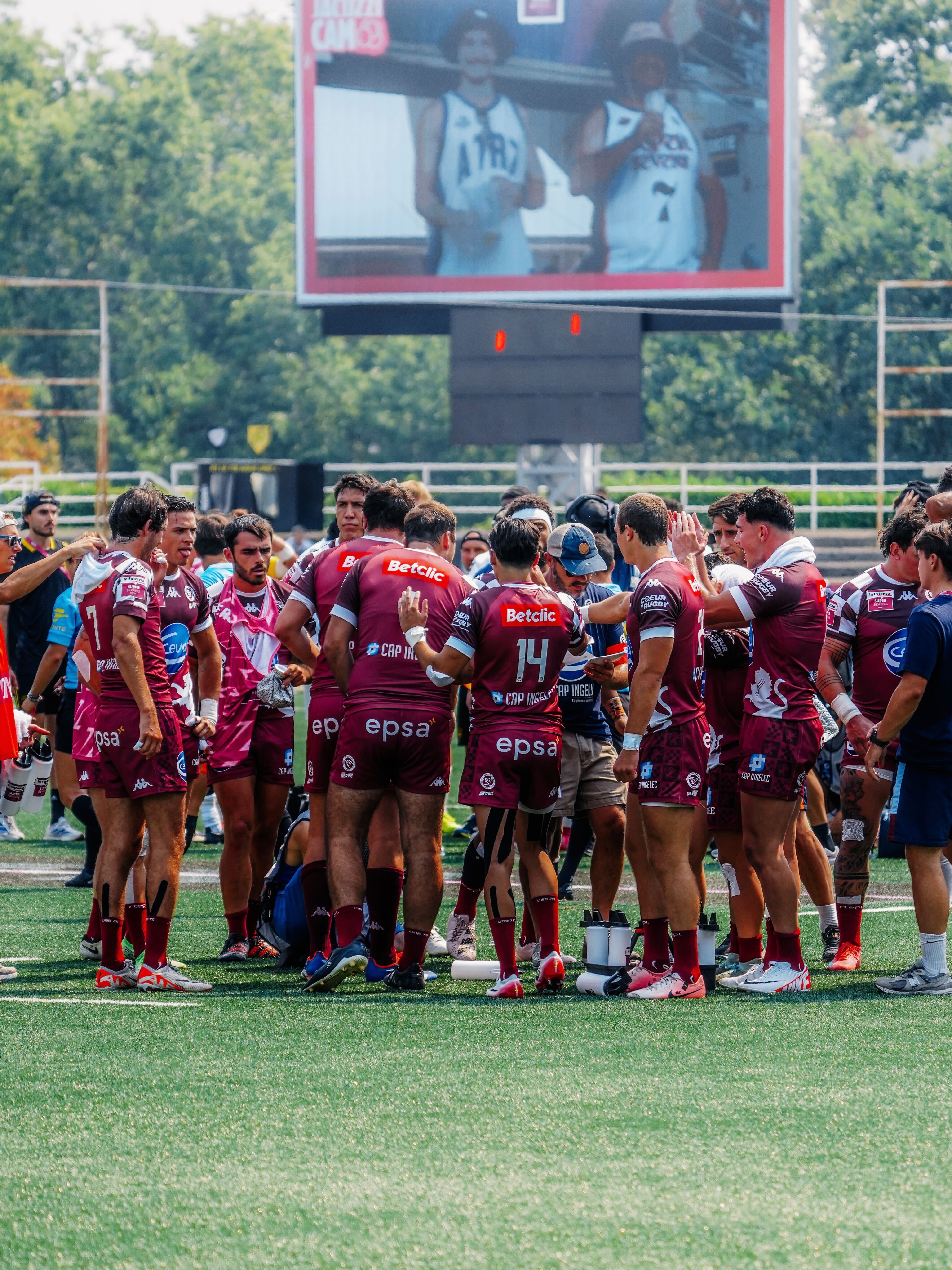 Le groupe à la mi-temps du match contre le Stade Rochelais